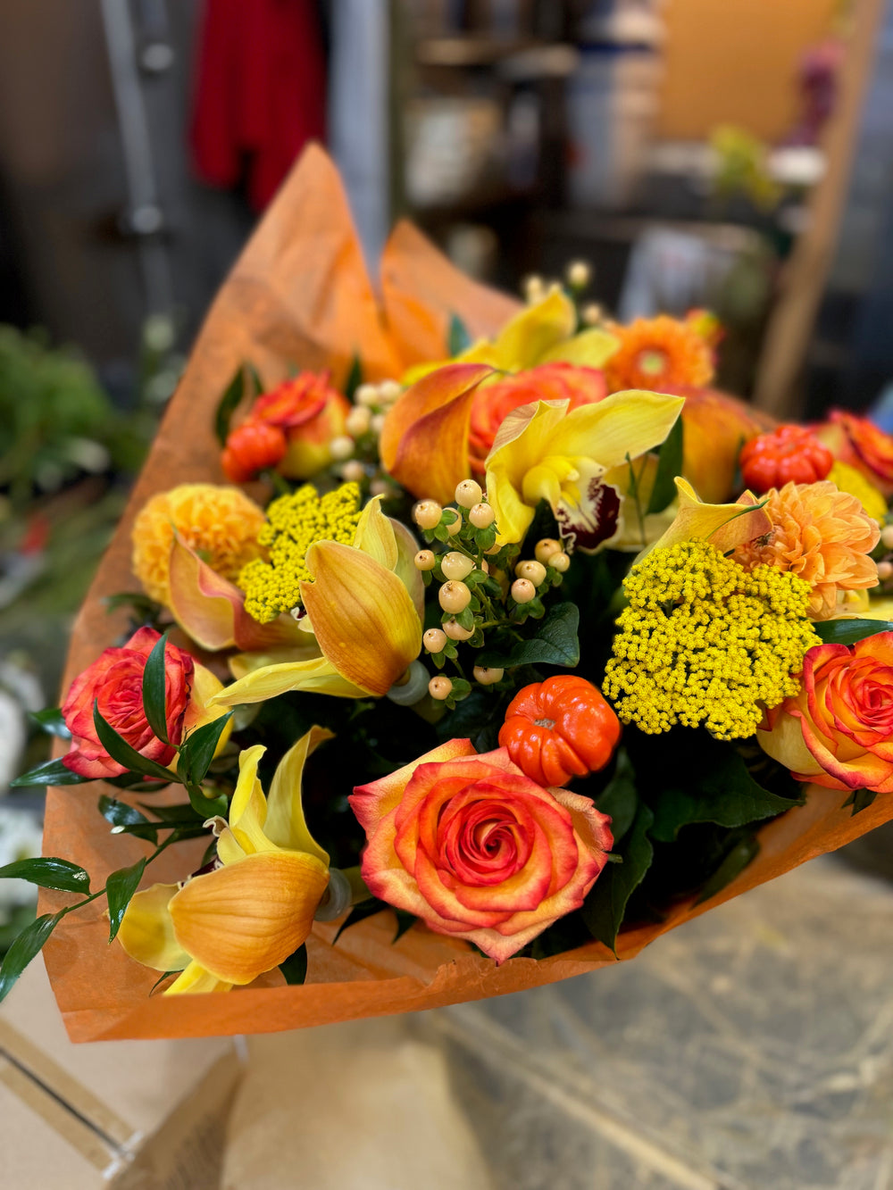 orange roses 