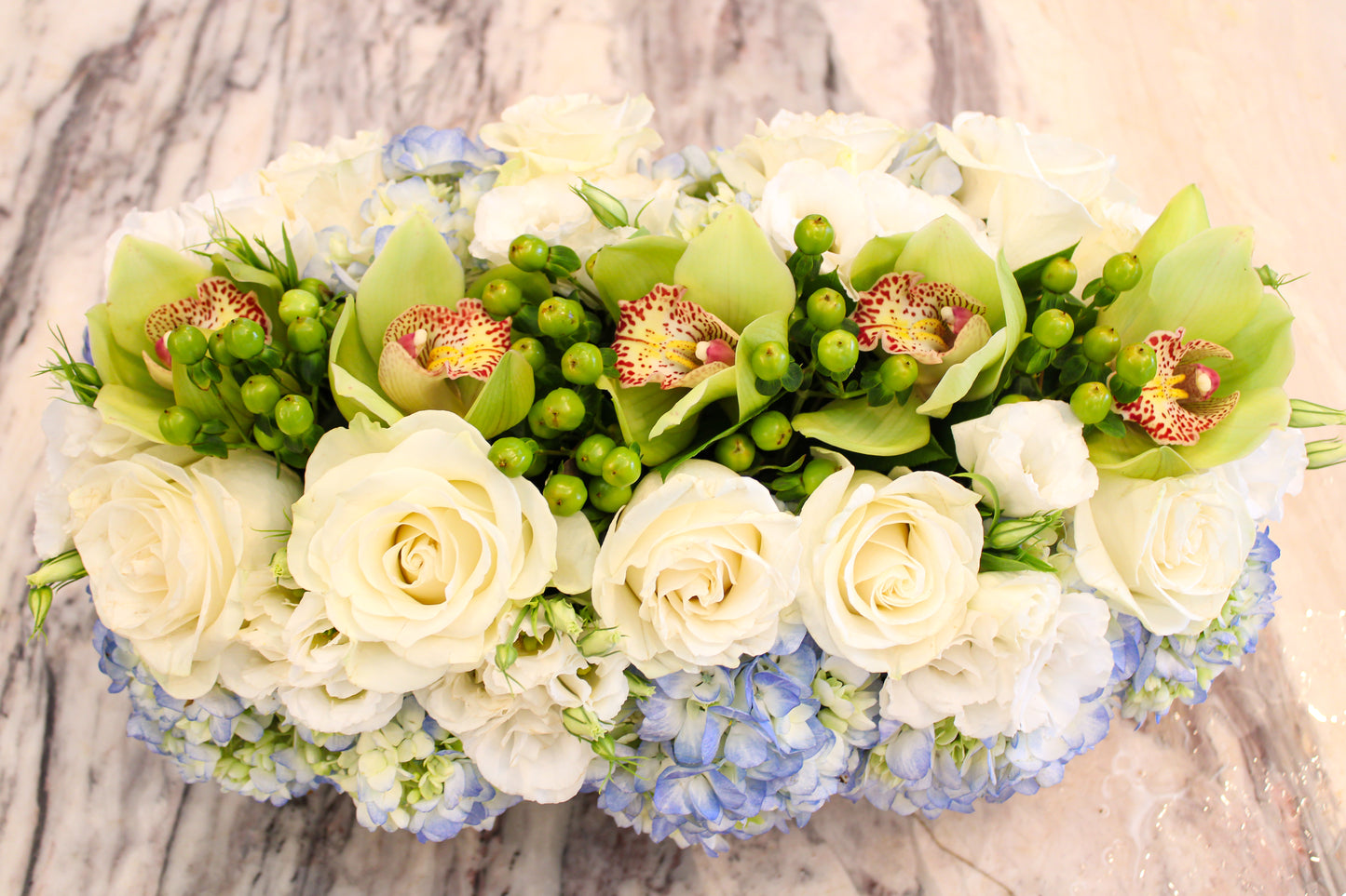 Blue Dream Rose centrepiece 